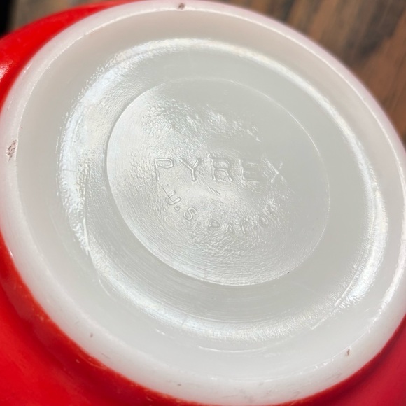 Pyrex 1945 Primary Colors Nesting Bowls Set of Five - Picture 10 of 11